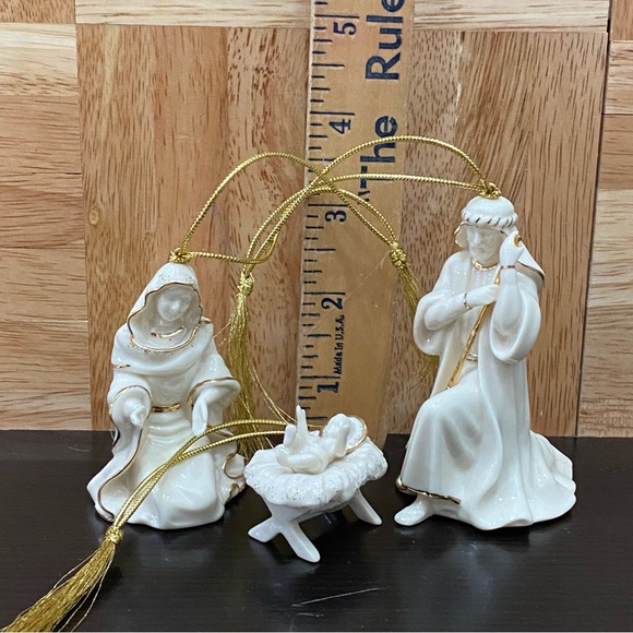 LENOX #6403927 Nativity The Holy Family Christmas Tree Ornament - Picture 7 of 13